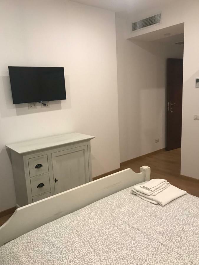A Casa Di Titty Bed & Breakfast Somma Lombardo Exterior photo